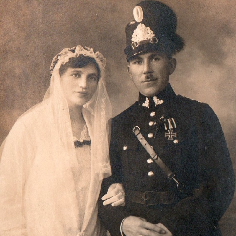 Wedding photo of the sergeant of the Bavarian police
