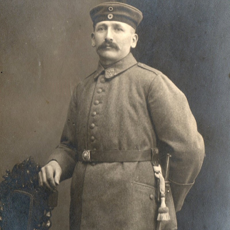 Photo of a soldier of the 35th battalion of the Landwehr with an ersatz bayonet
