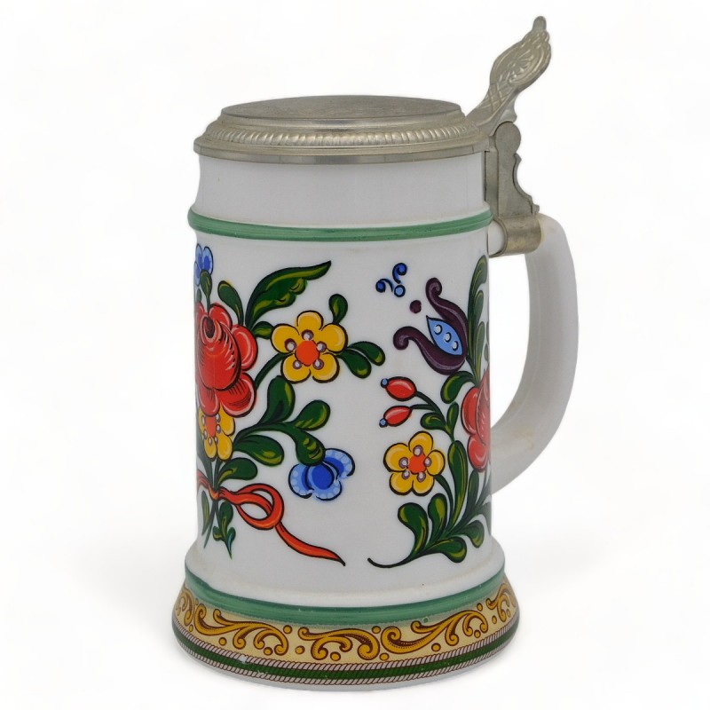 Beer mug with floral ornament