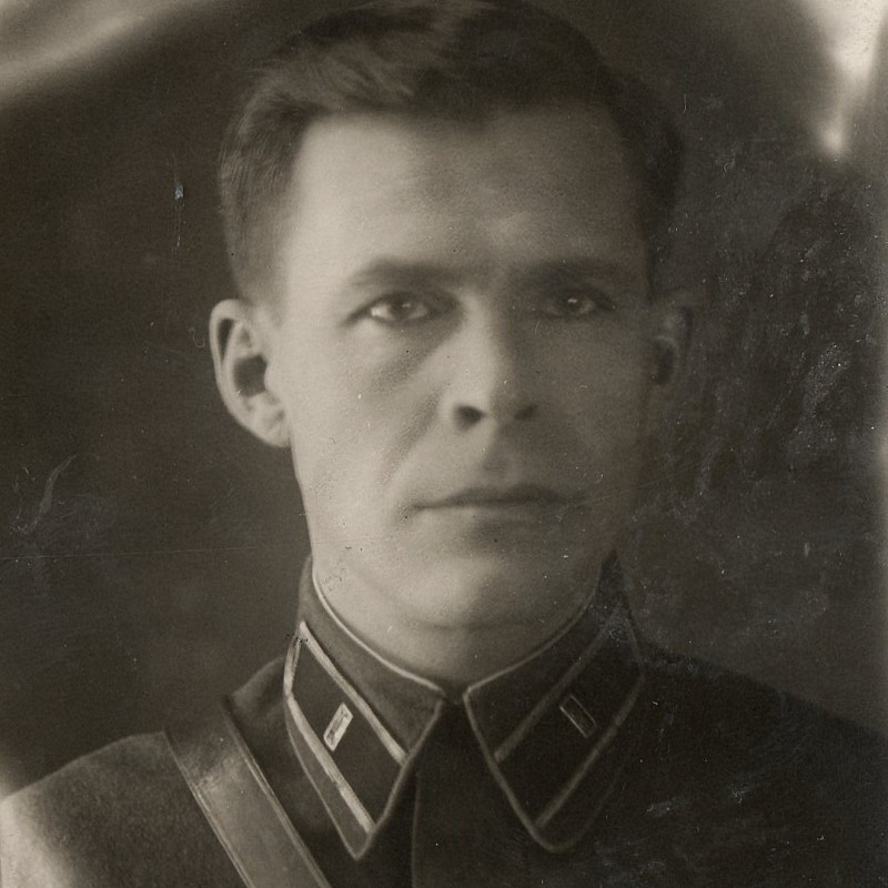Portrait photo of a Red Army infantry captain, 1939