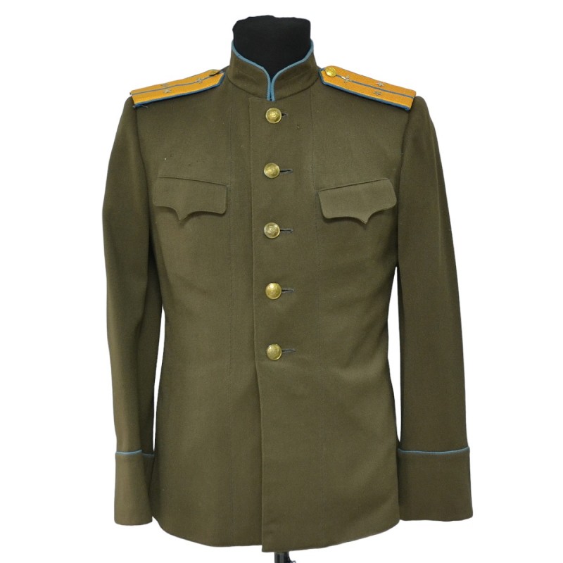 The everyday tunic of a Red Army Air Force lieutenant of the 1943 model