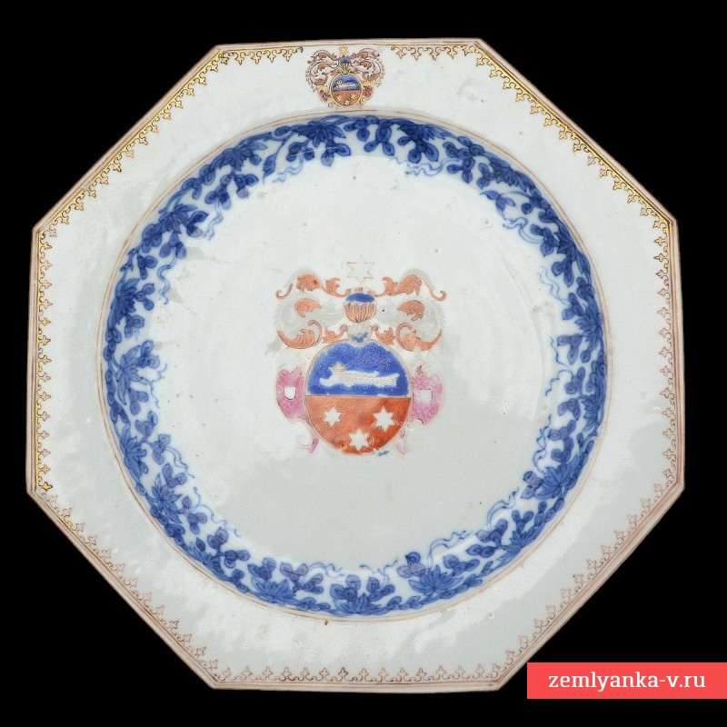 A plate with the coat of arms of the Amsterdam van der Loof family, XVIII century.