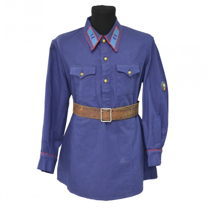 The tunic of the senior lieutenant of the RKM of the 1940 model