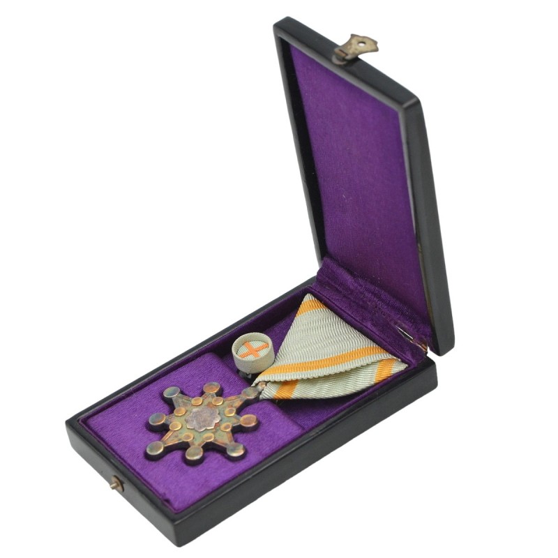 Japanese Order of the Sacred Treasure of the 7th class, in a case