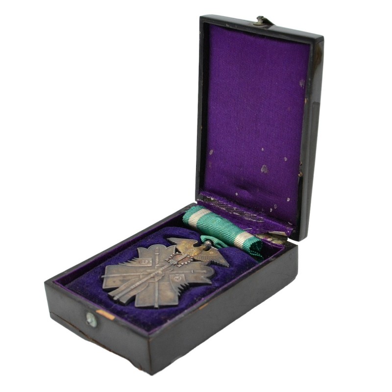 Order of the Golden Kite, 7th class, in a case