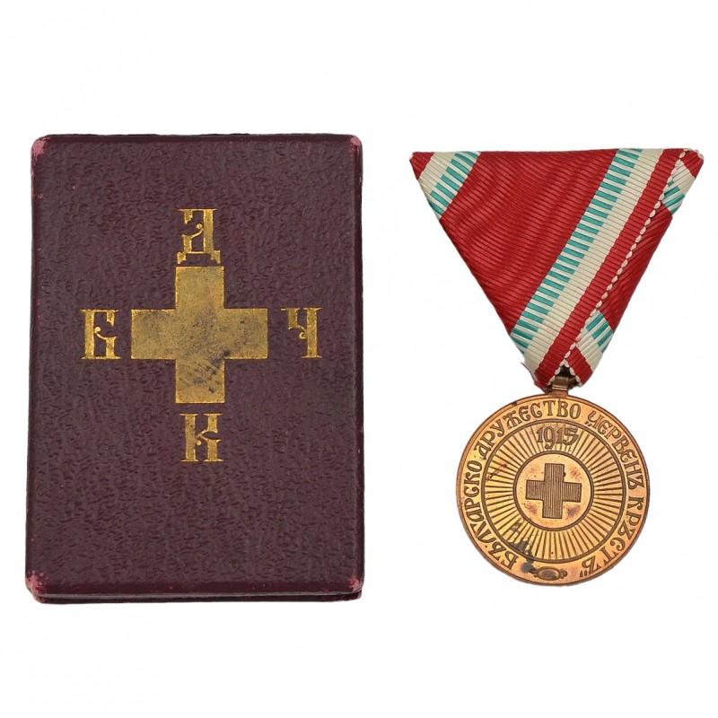 Red Cross medal of the 4th art. of the sample of 1915, in a case