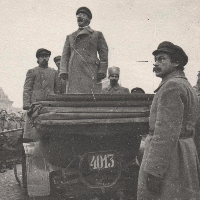 Photo of L. Trotsky at the review of the troops of the Moscow garrison