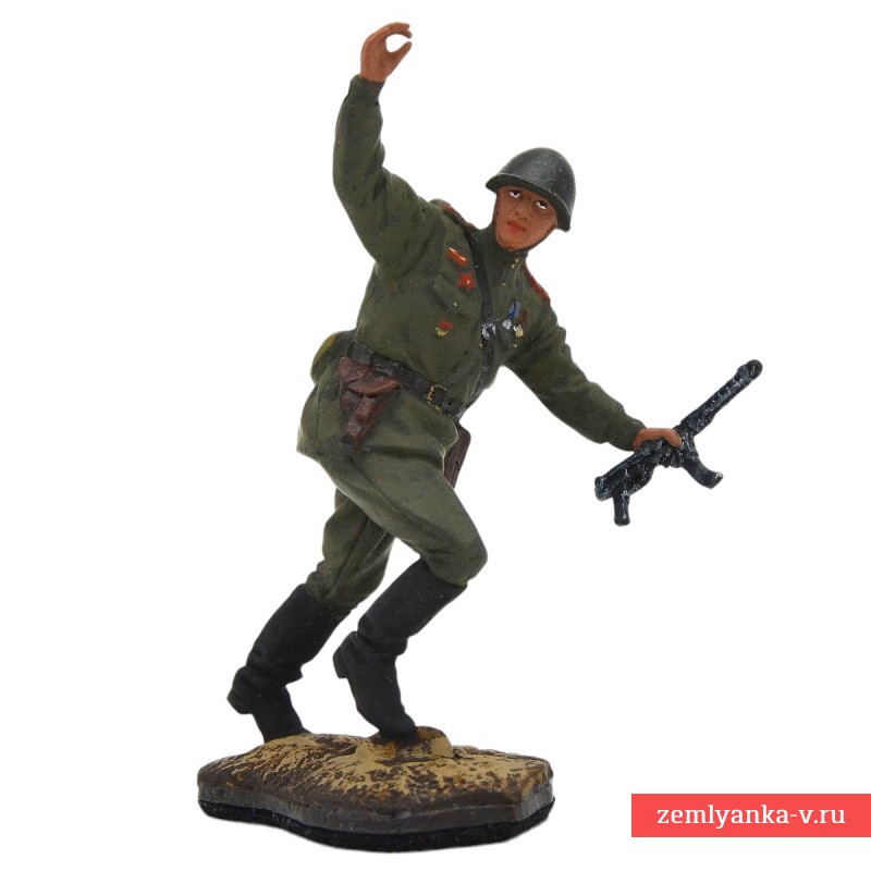 Soldier "Guard lieutenant of the Red Army in an attack with a PPS-43 machine gun"