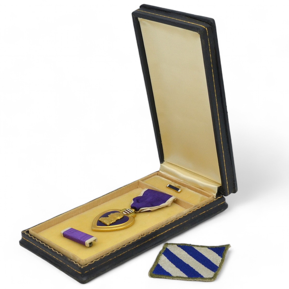 Purple Heart Medal, posthumous award of Private F. of the 15th Infantry Regiment. Raaba