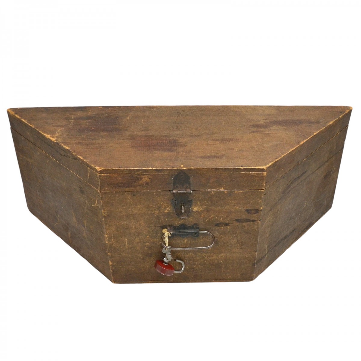 A box for a Russian double-cornered hat (bicorn)