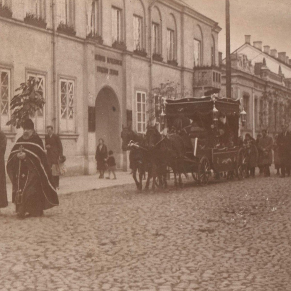 Photo of the funeral procession