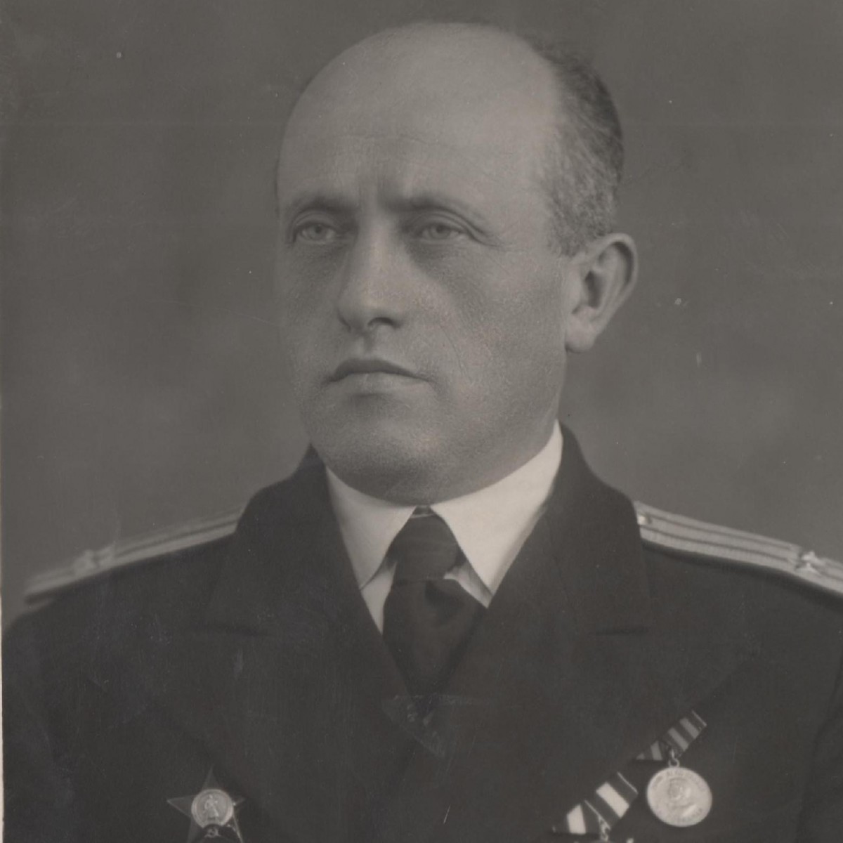 Photo of a captain of the 2nd rank with military awards, 1947.