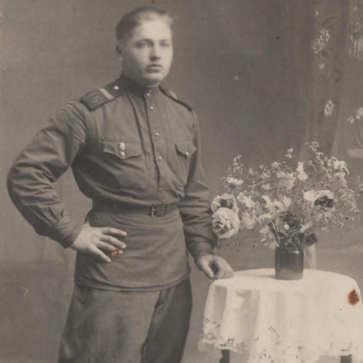 Photo of the senior sergeant of the air defense forces of Port Arthur