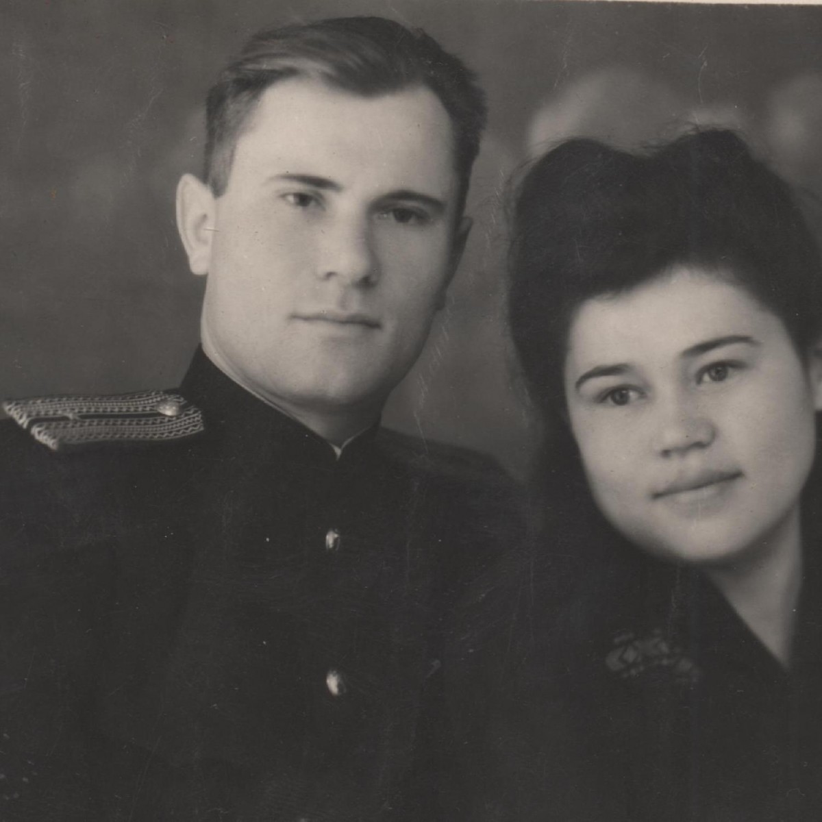 Photo of a junior lieutenant of the river fleet with his wife