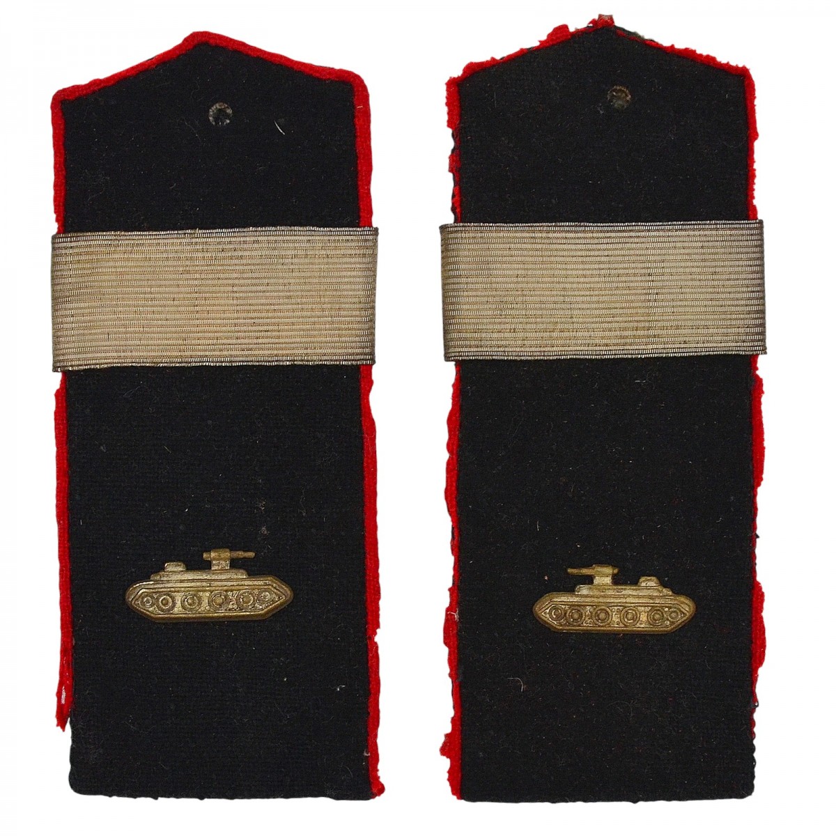 The everyday shoulder straps of the sergeant of the ABTV Red Army of the 1943 model