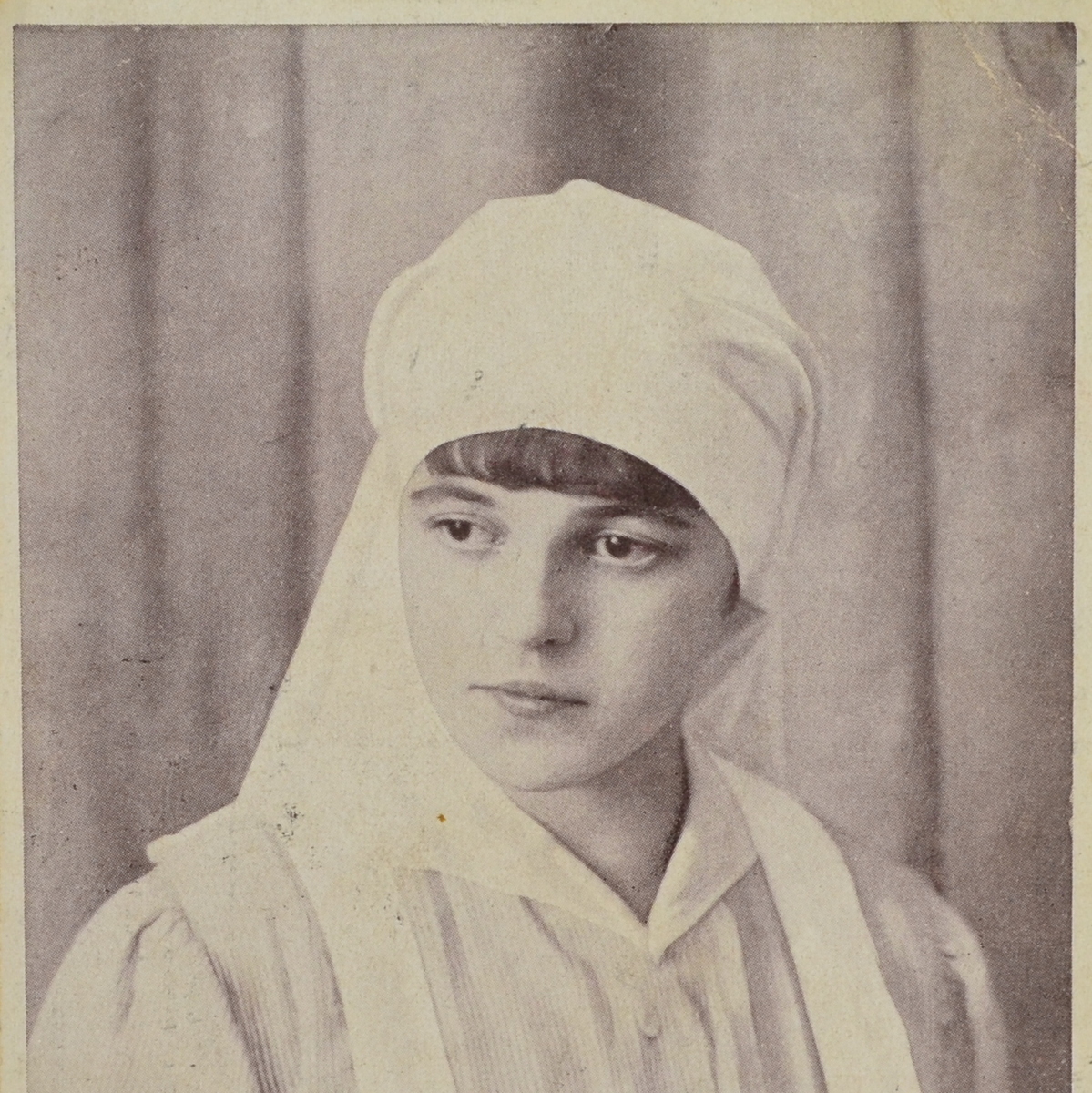 Postcard "Sister of Mercy"