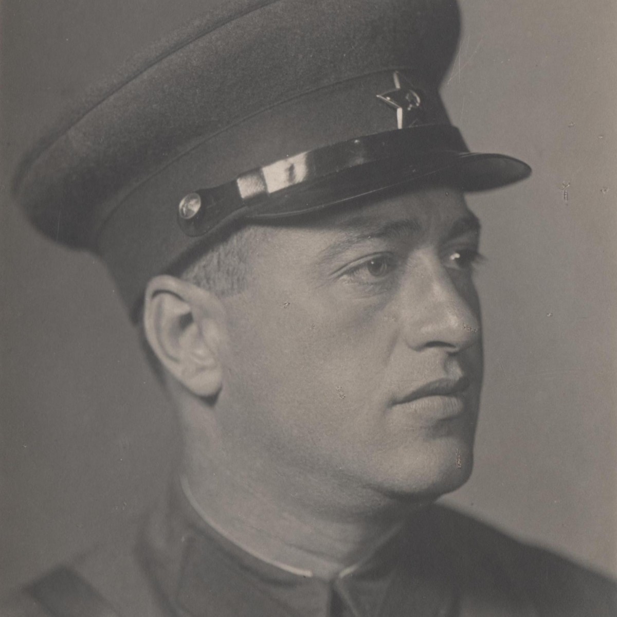 Photo of the commander of the Red Army without insignia