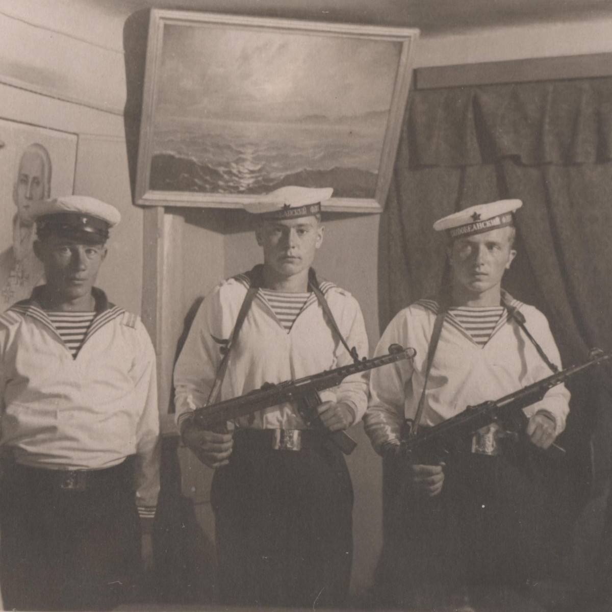 Photo of sailors of the USSR Navy with PPS-43 submachine guns