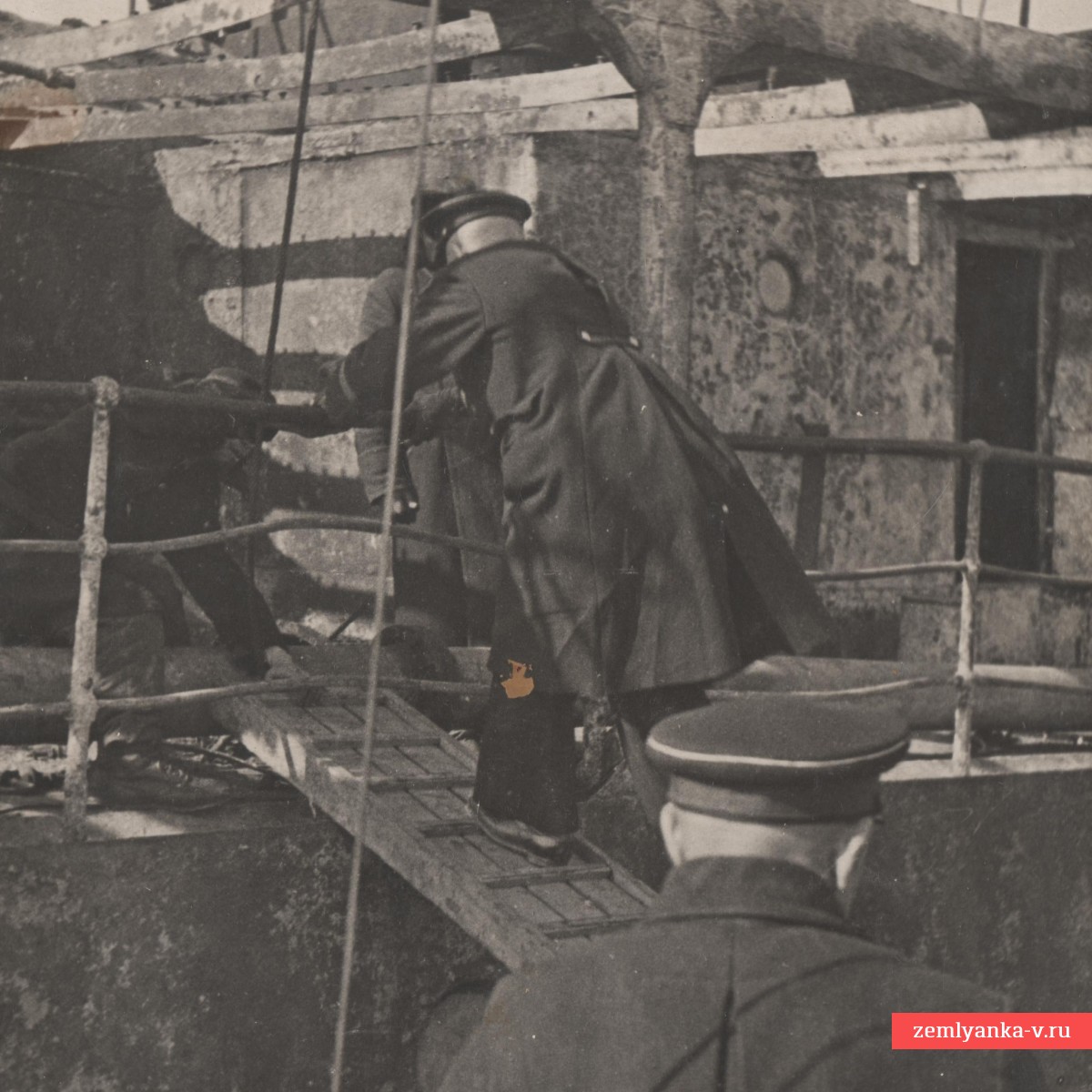Photo of the commander of the RCAF on the gangplank of the ship