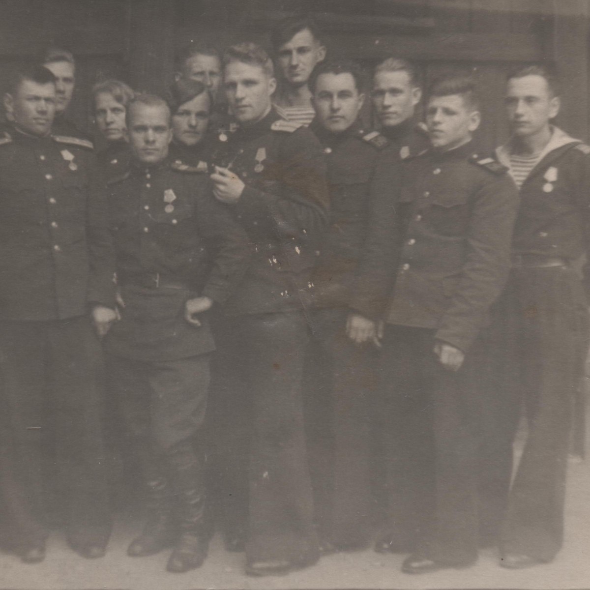 Group photo of participants of the seminar of instructors P.O. KBF on party and Komsomol accounting, 1943