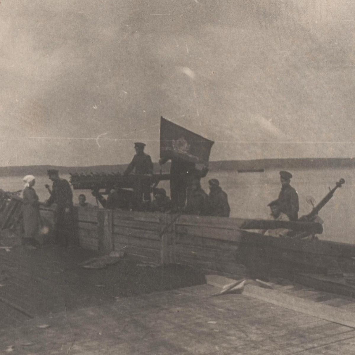 Photo of the landing (?) boats with a DShK machine gun, 1944