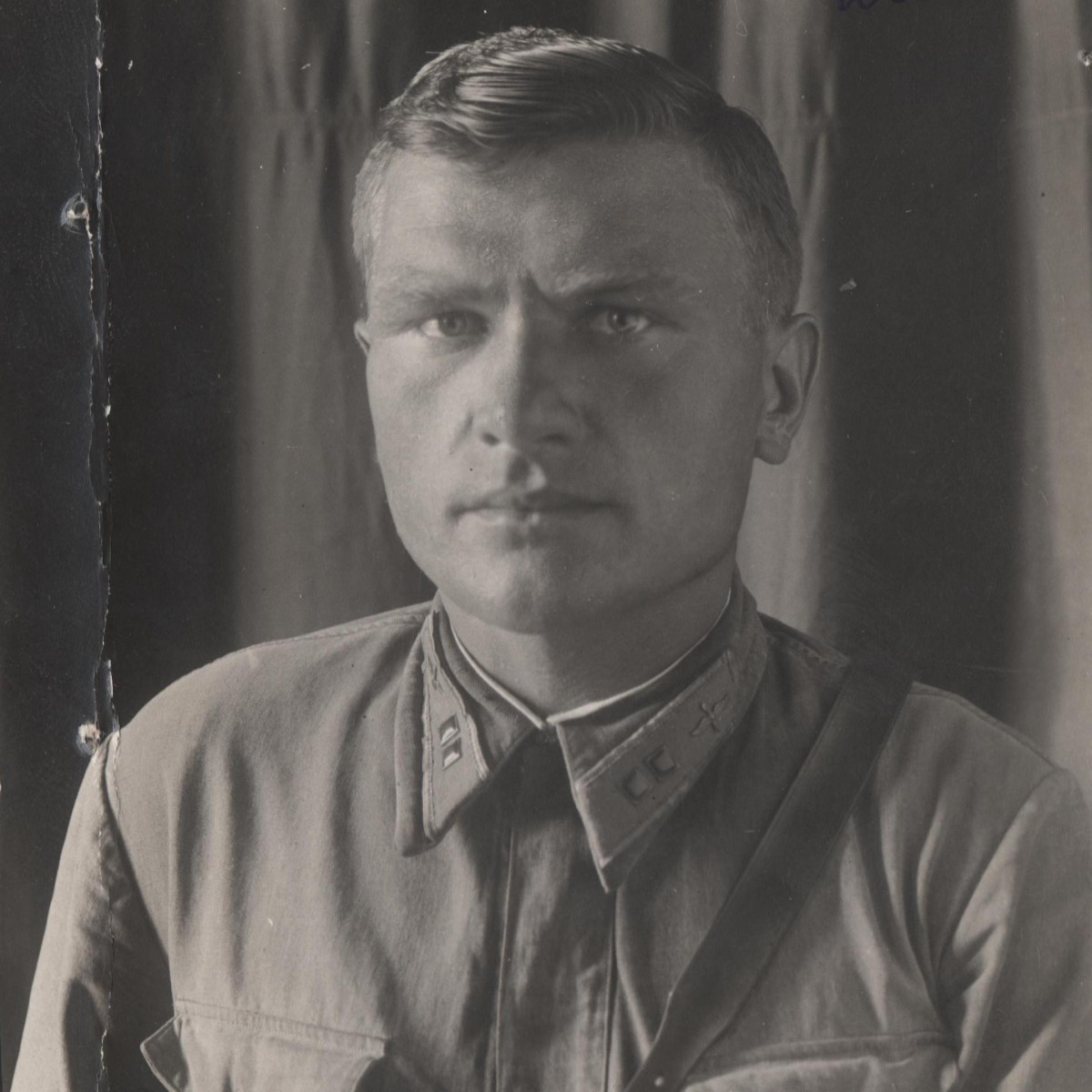 Photo of Lieutenant of the Red Army Air Force Guslyarov Pyotr Nikiforovich