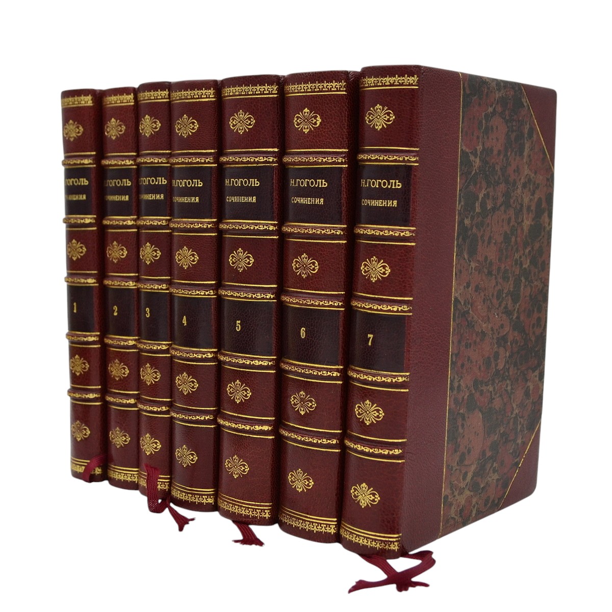 The collected works of N.V. Gogol in proprietary semi-leather bindings, 1966-67