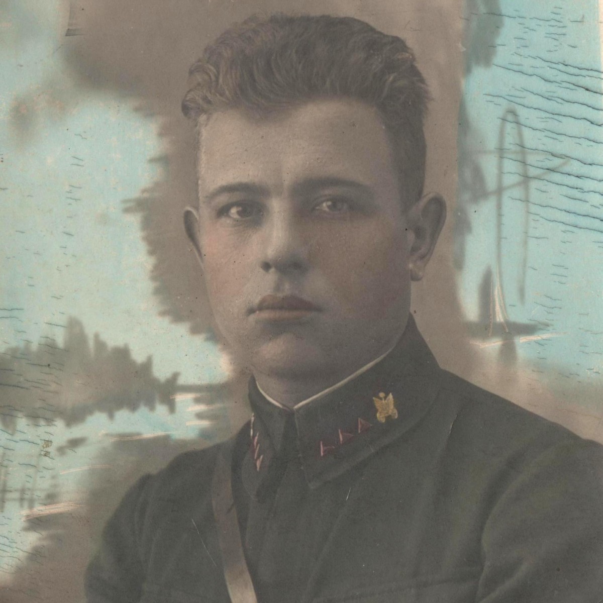 Color photo of a senior sergeant of the Red Army automobile troops