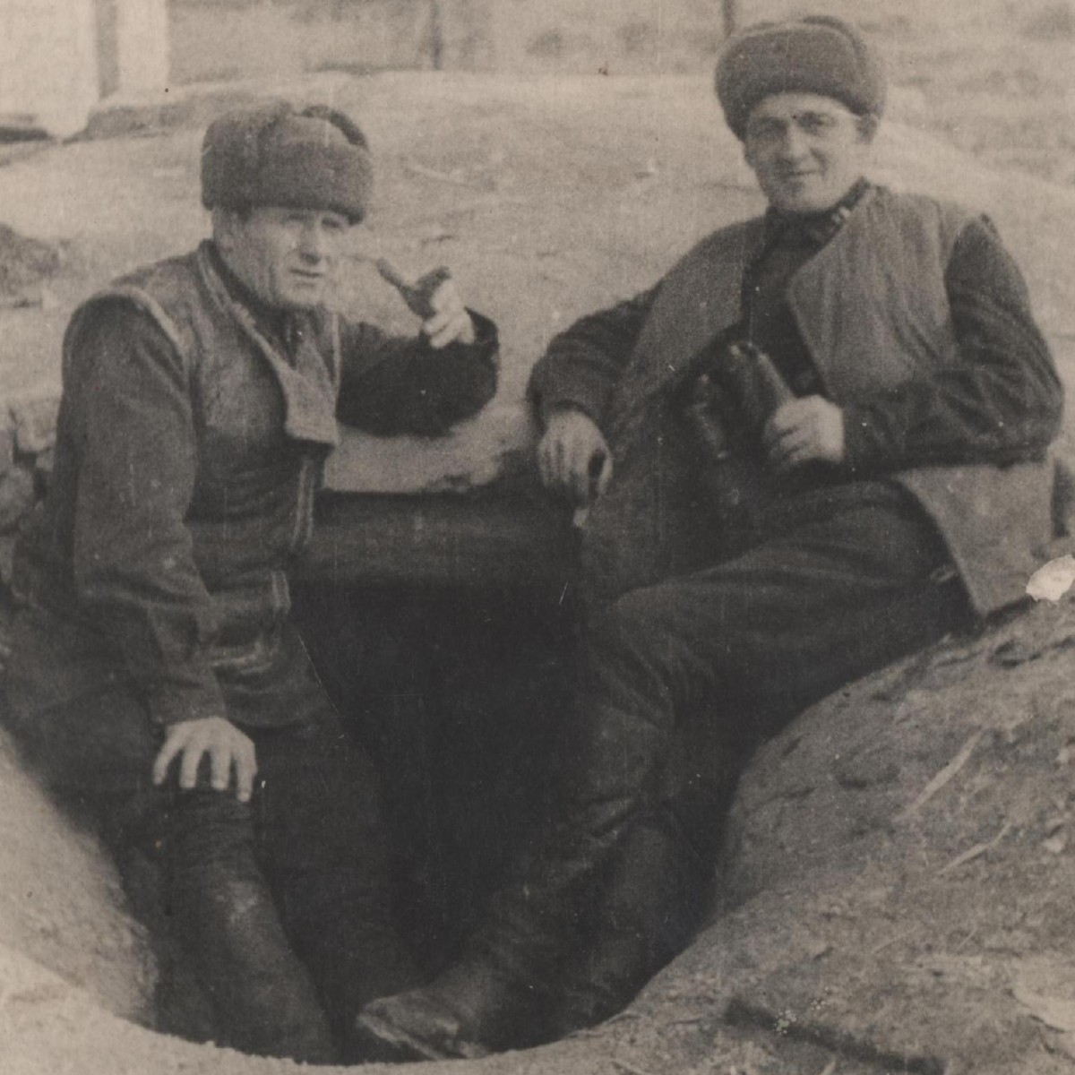 Photo of Red Army commanders in front of the entrance to the dugout