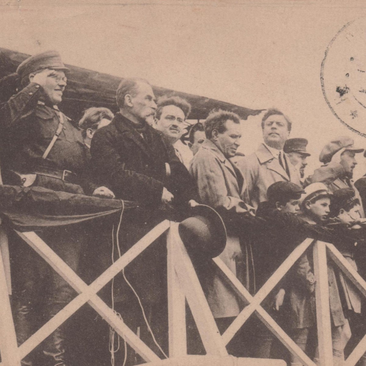 Postcard "Members of the Government of the Ukrainian SSR welcome the demonstration", 1931