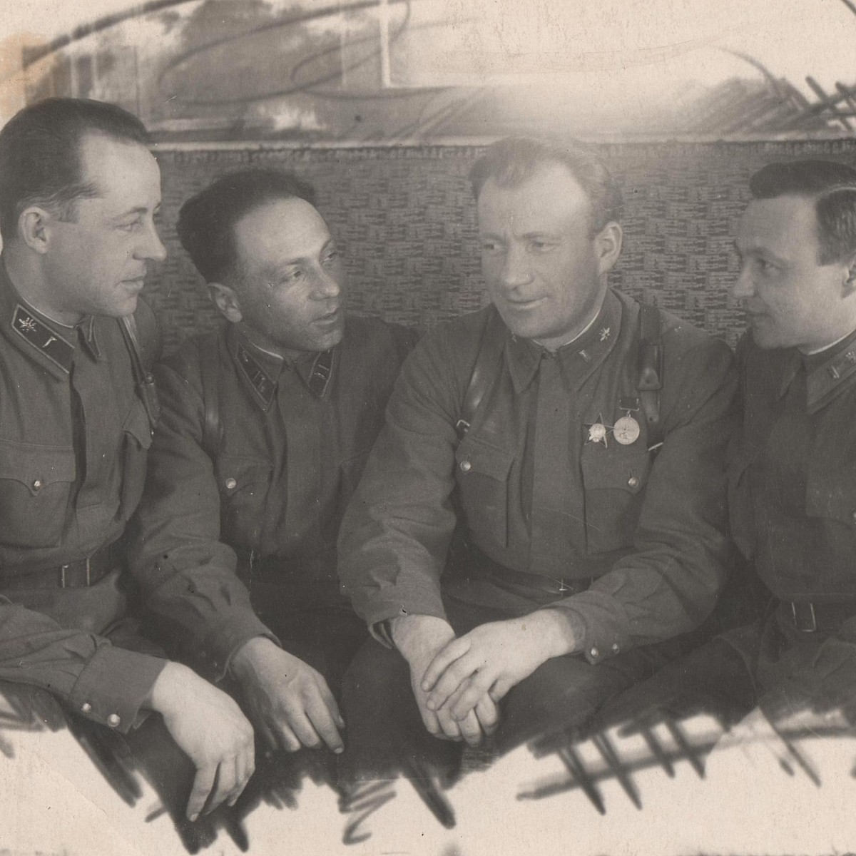 Photo of Red Army signallers: three captains and a major, 1941