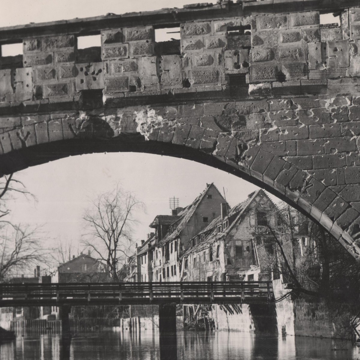 Photo of the ancient bridge of Nuremberg, photograph by E. Chaldea