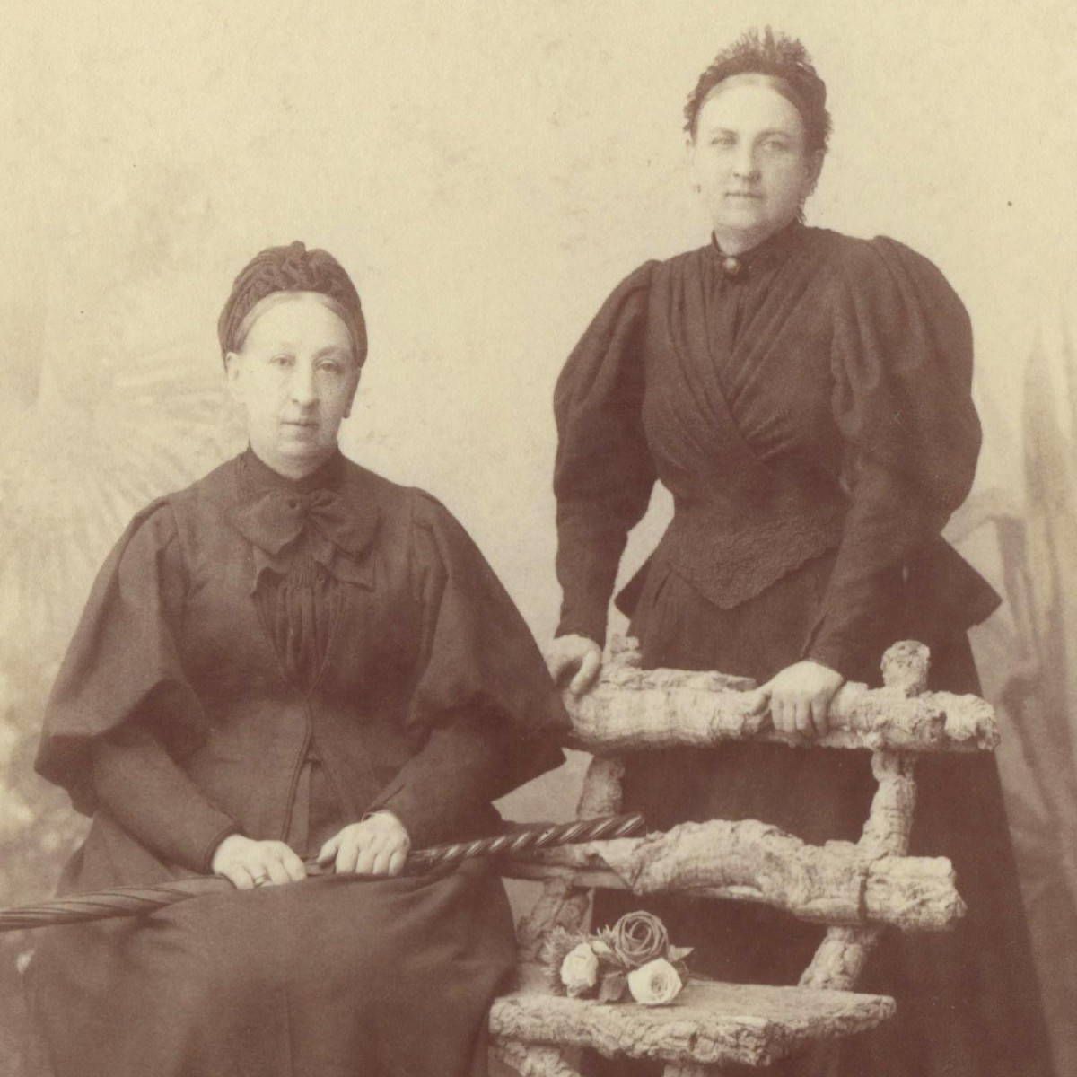 Photos of the Stolypin sisters: Princess Shcherbatova and Countess Sheremetyeva