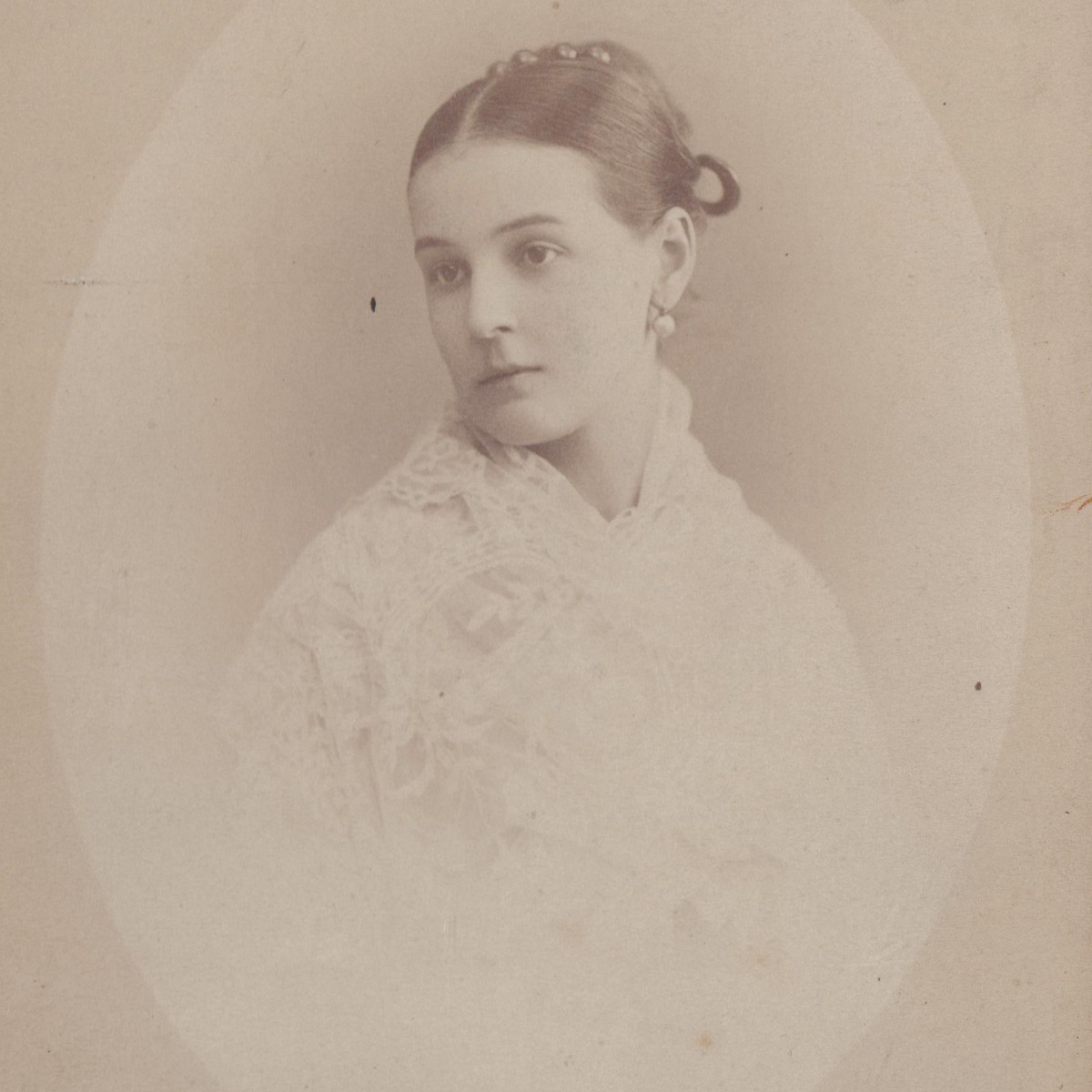 Portrait photo of Grand Duchess Maria Pavlovna