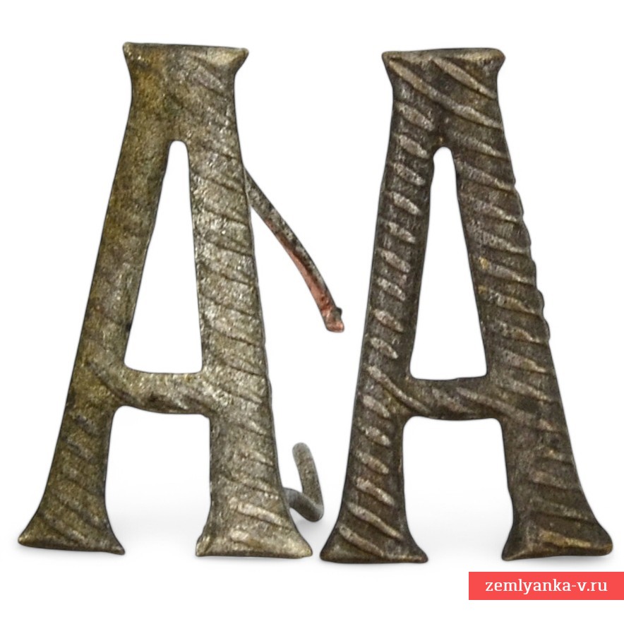 Paired ciphers "A" small mod. 1911 on shoulder straps or epaulettes of the RIA officer