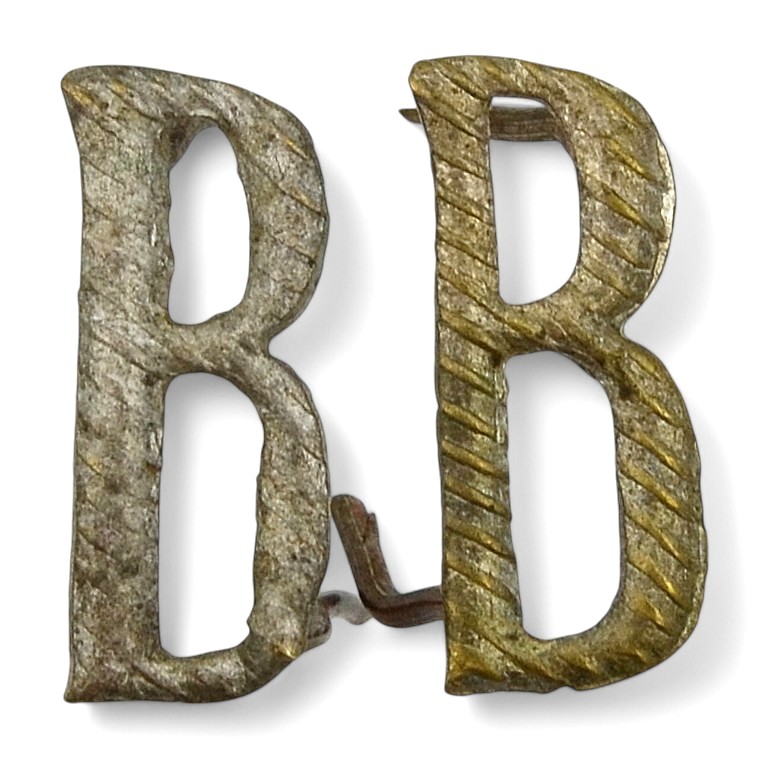 Paired ciphers "B" small mod. 1911 on shoulder straps or epaulettes RIA