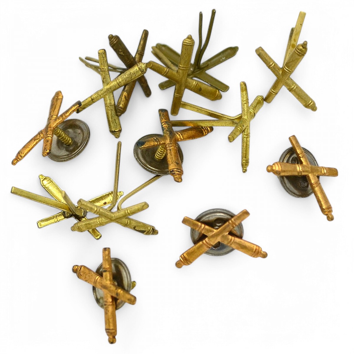 Lot of shoulder-mounted SA artillery emblems of the 1955 model