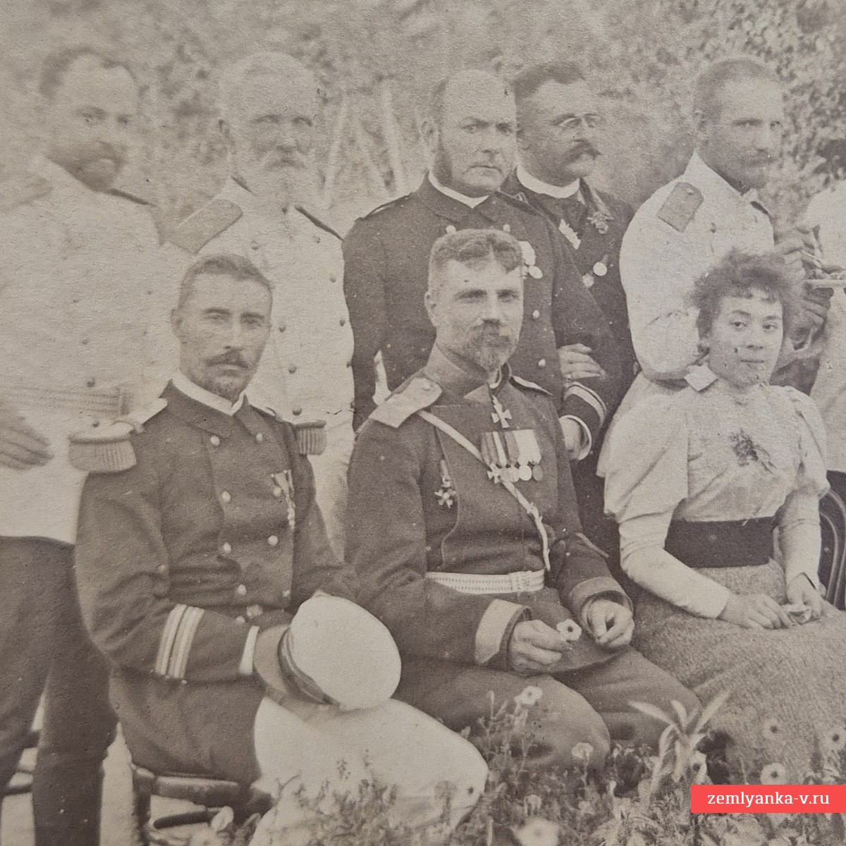Russian and French officers surrounded General N.P. Linevich.