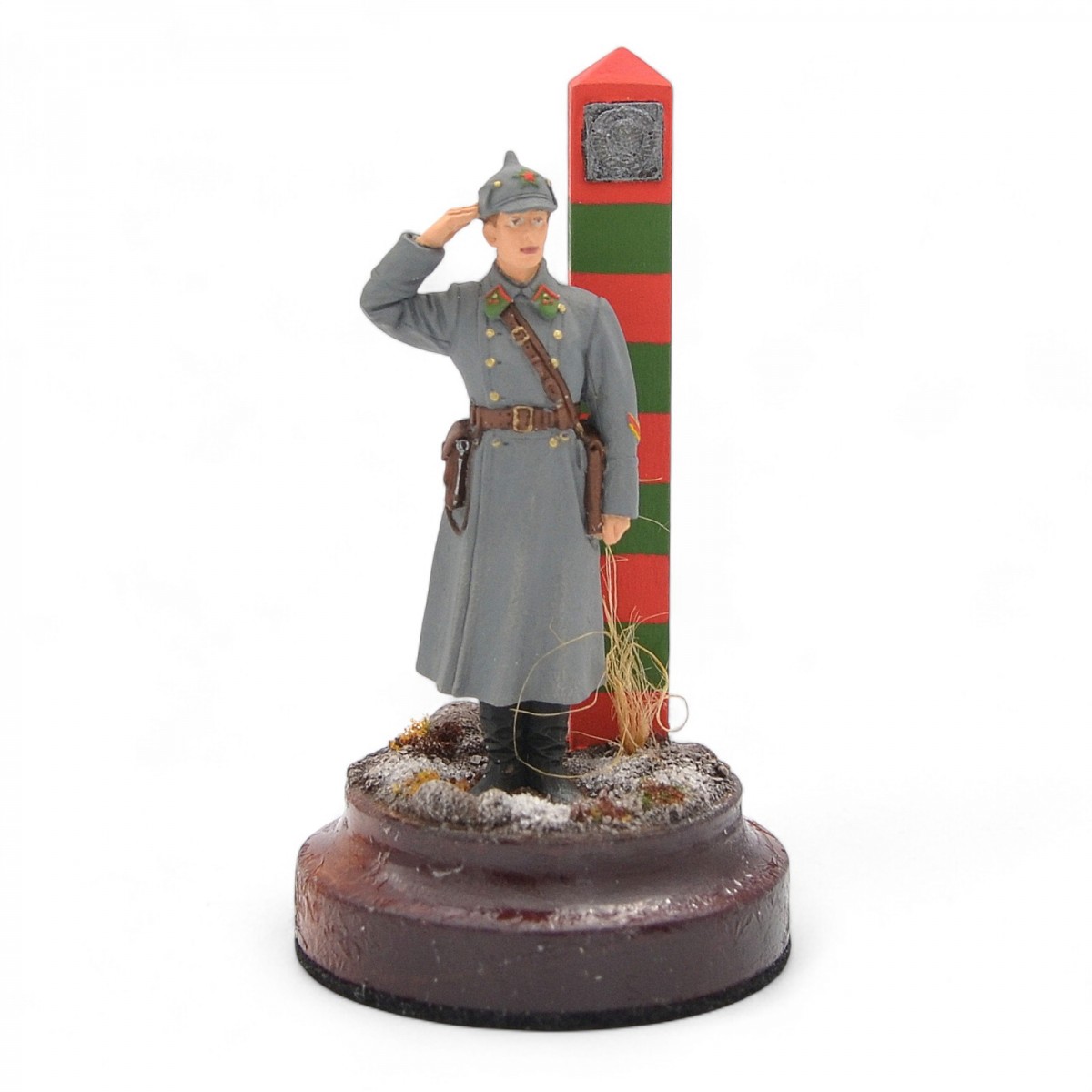 The tin soldier "Lieutenant of the NKVD PV at the border checkpoint"