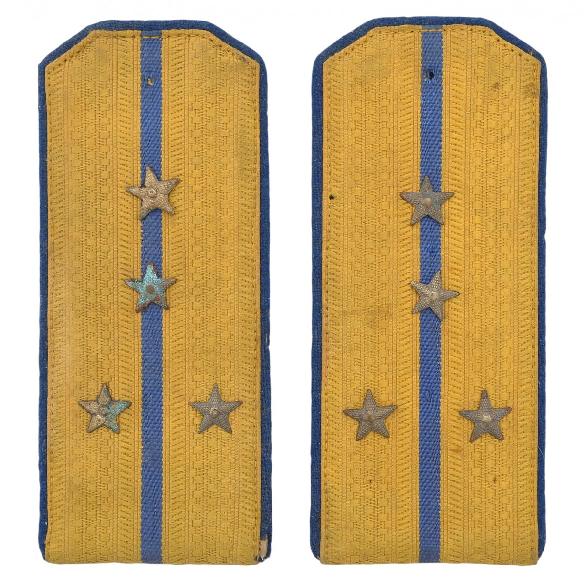 NKVD captain's shoulder straps of the 1943 model