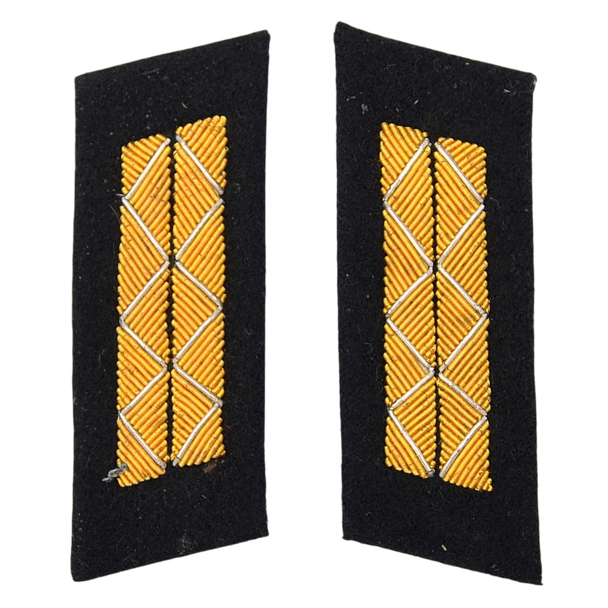 SOS buttonholes on the dress uniform of the 1943 model