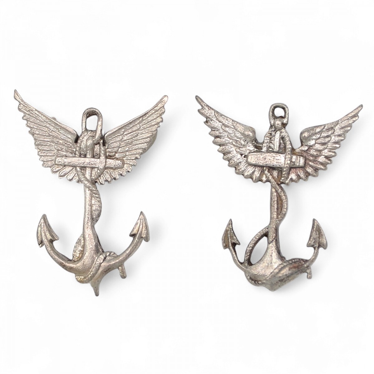 Emblems on shoulder straps of the RIA aeronautical units, a copy