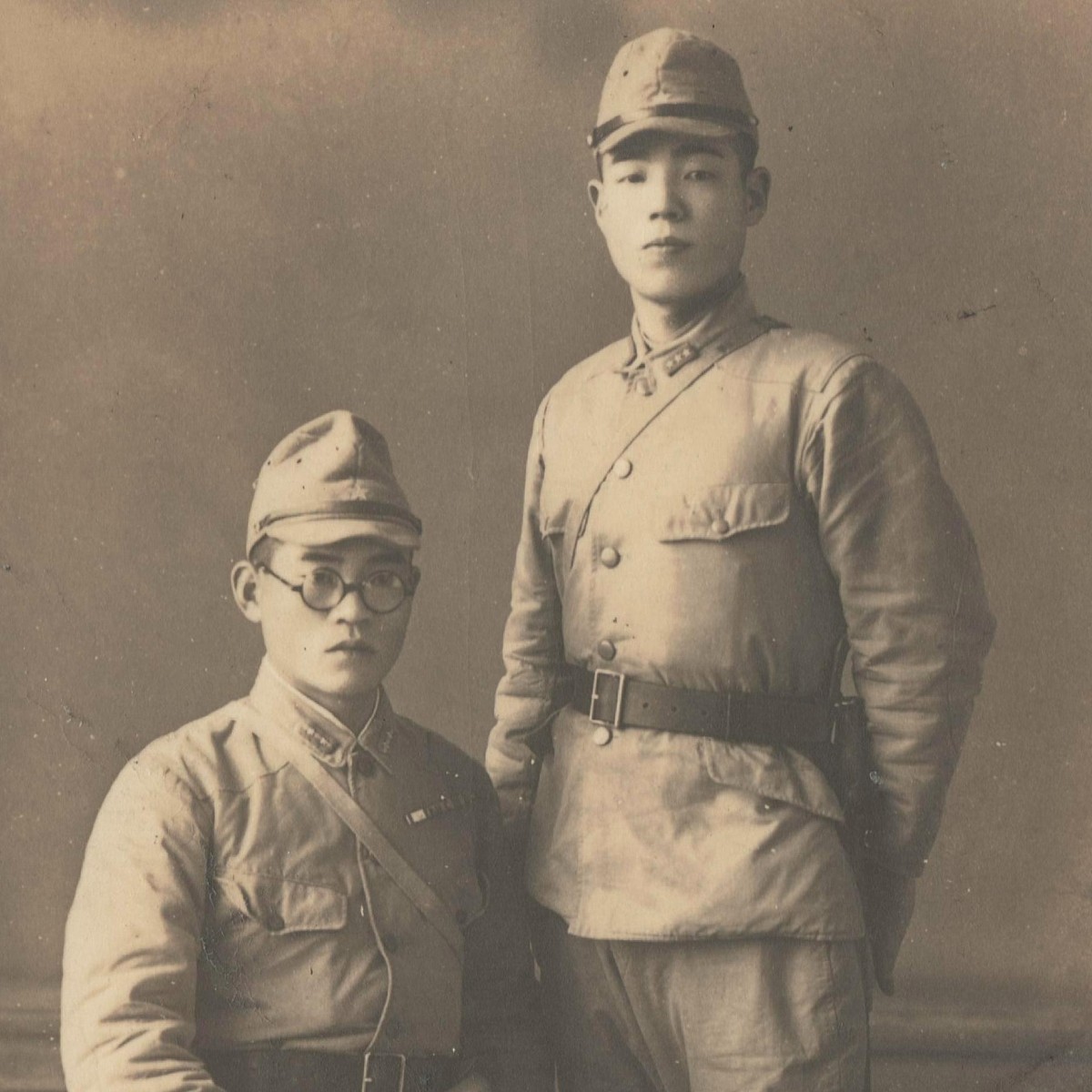 Photo of two Japanese soldiers
