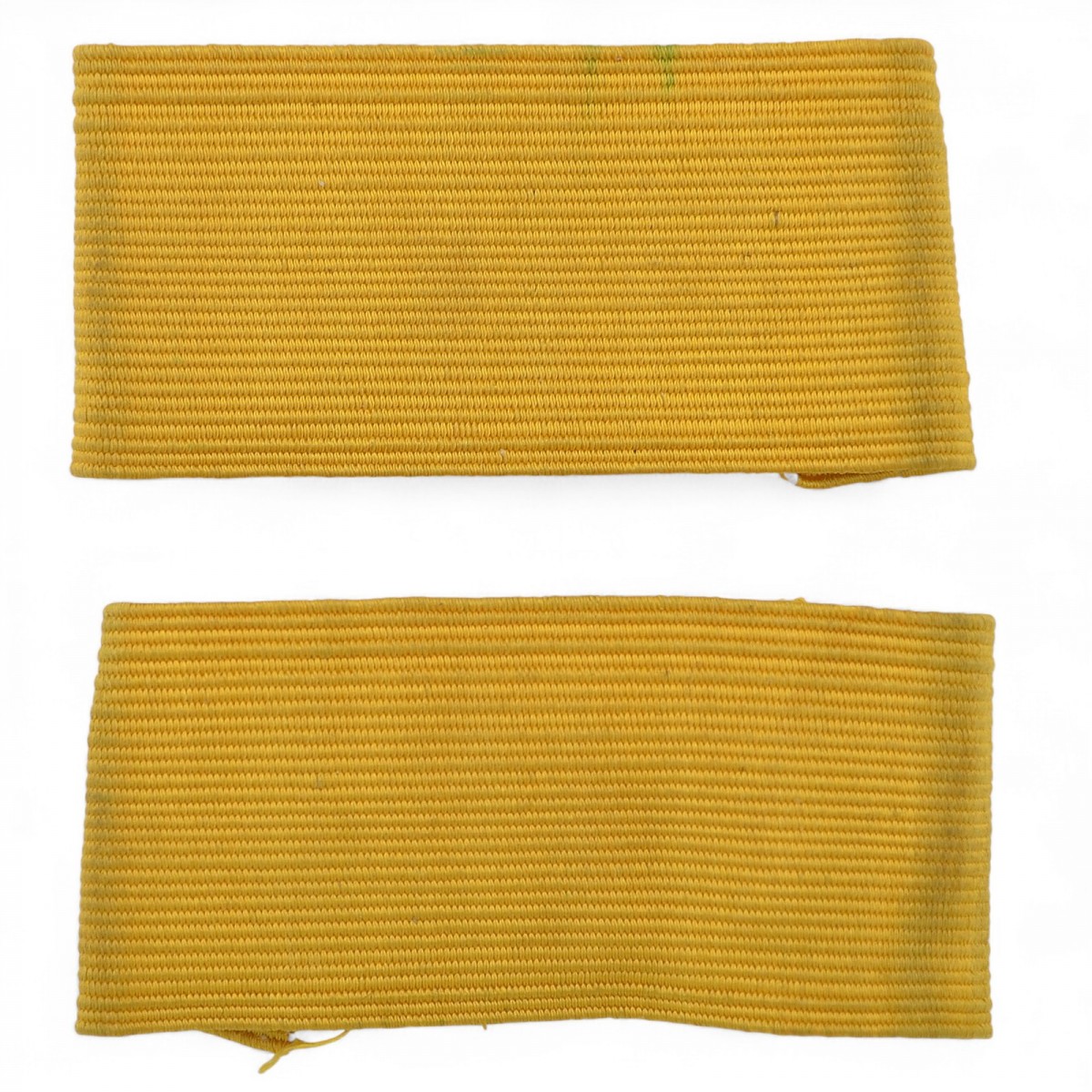 A set of patches for everyday shoulder straps of a senior sergeant, model 1943