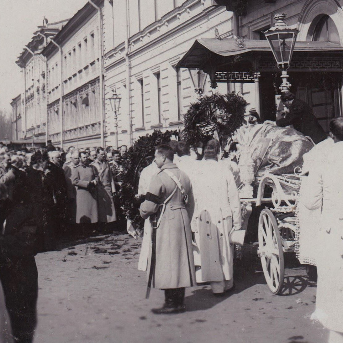 Photo of Emperor Nicholas II at the coffin of Interior Minister D.S. Sipyagin, 1902