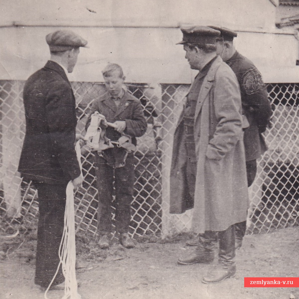 Photo "S.M. Kirov and the young parachutist"
