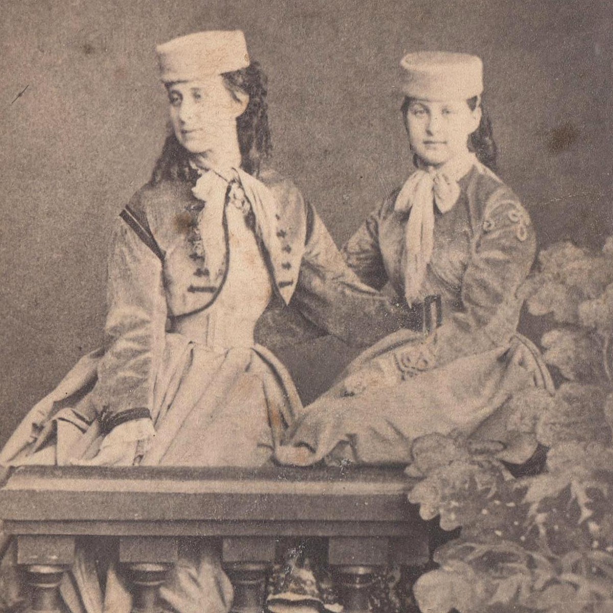 Photo of Grand Duchess Alexandra Iosifovna with her daughter, Princess Olga Konstantinovna