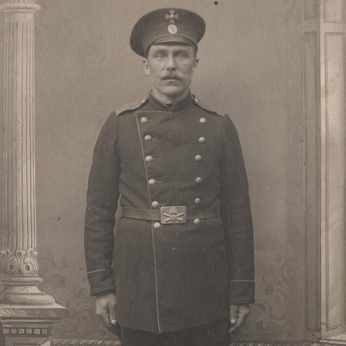 Photo of the lower rank of the Grenadier artillery RIA