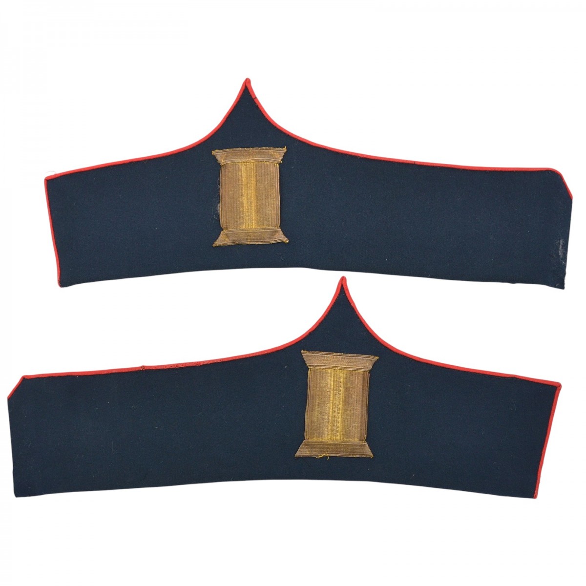 Cuffs from the uniform of an officer of the Army Dragoon regiment RIA