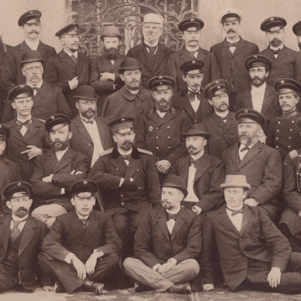 Group photo of officials from various departments of the Russian Empire